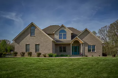 7695 S Sprague Rd, Columbus, IN 47201