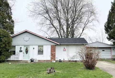 113 Edgewood Dr, New Whiteland, IN 46184