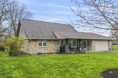 305 Old Mill Creek Dr, Alexandria, IN 46001