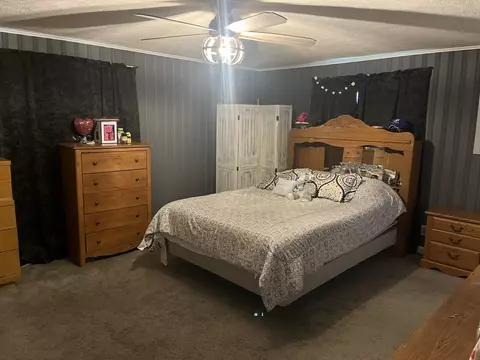 Bedroom - 5801 E Centennial Ave, Muncie, IN 47303 photo 1 of 3
