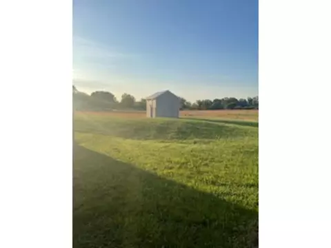 Exterior - 5801 E Centennial Ave, Muncie, IN 47303 photo 6 of 10