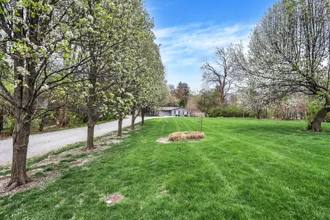 9871 Westfield Blvd, Indianapolis, IN 46280