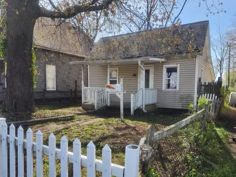 2221 Martha St, Indianapolis, IN 46221