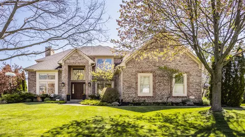 4423 Summer Dr, Zionsville, IN 46077