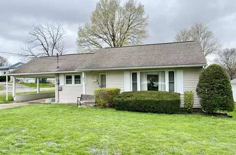 634 Robbins St, Hope, IN 47246