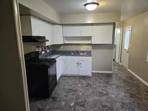 Kitchen - 618 Walsh Ct, Dunkirk, IN 47336 photo 2 of 3