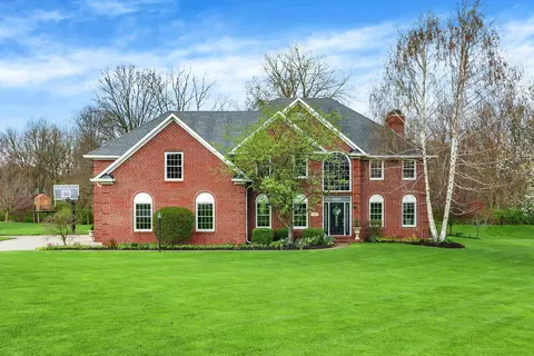 9316 Deer Ridge Dr, Zionsville, IN 46077