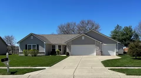 684 Appaloosa Dr, Bargersville, IN 46106