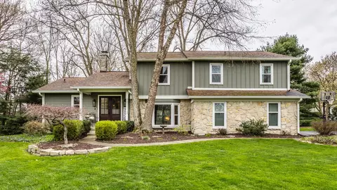 95 Williamsburg Ct, Zionsville, IN 46077