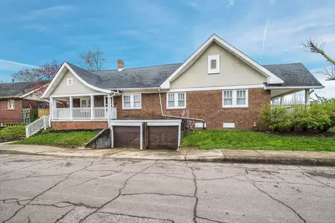 Exterior - 2905 E 16th St, Indianapolis, IN 46201 photo 5 of 6