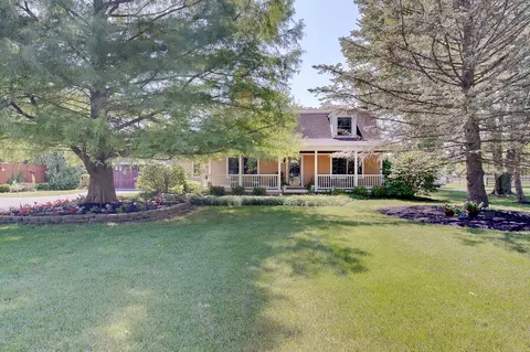 8639 W 96th St, Zionsville, IN 46077