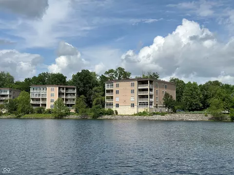 6730 Spirit Lake Dr #38, Indianapolis, IN 46220
