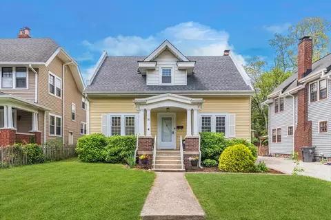 30 N Hawthorne Ln, Indianapolis, IN 46219