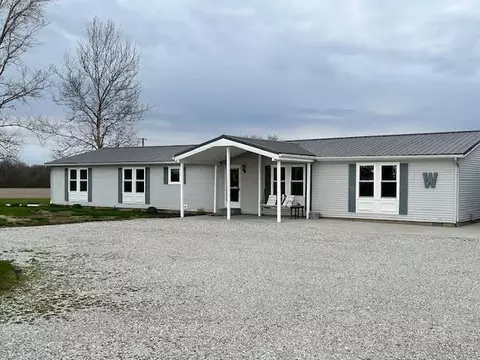 5703 S 1050 E, New Ross, IN 47968