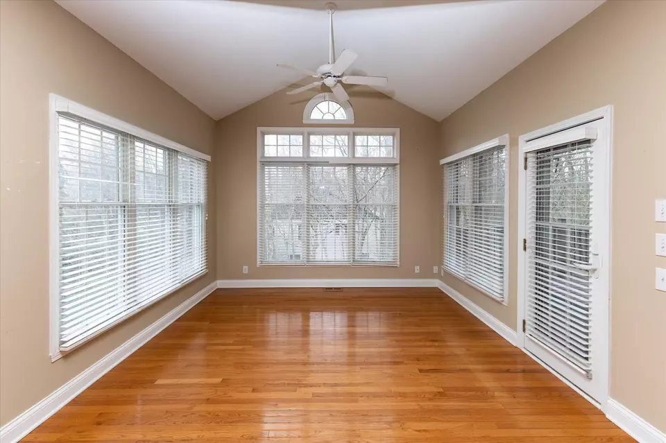  1074 Sullivans Rdg, Zionsville, IN 46077 photo 28