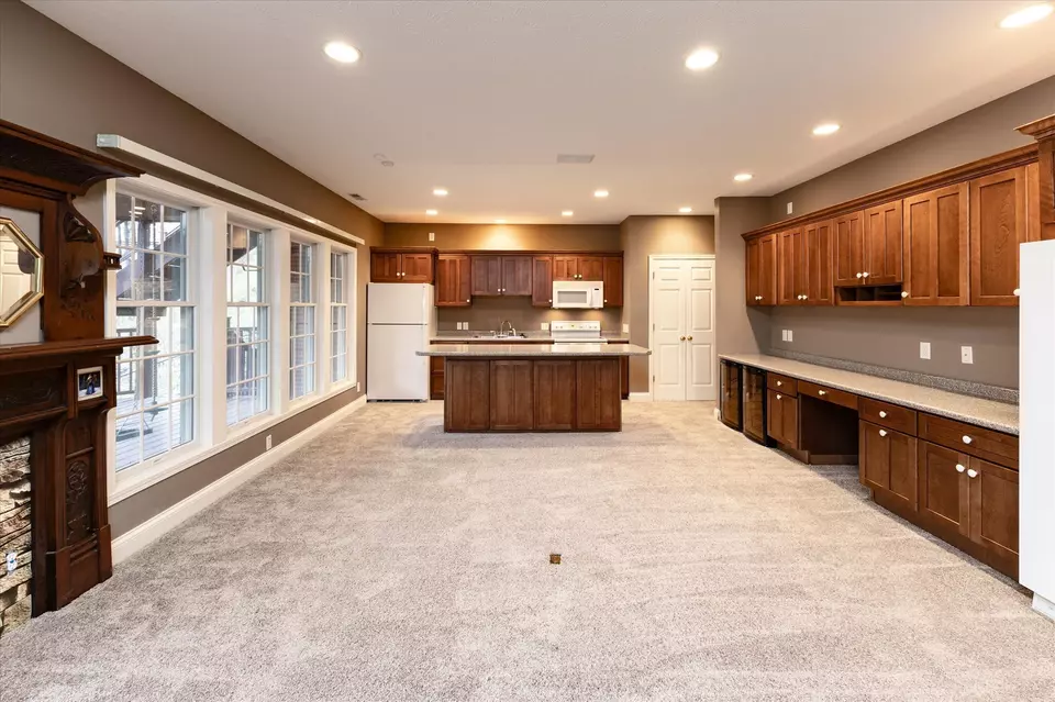  1074 Sullivans Rdg, Zionsville, IN 46077 photo 9