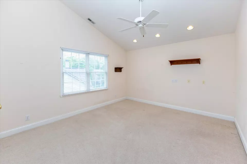  1074 Sullivans Rdg, Zionsville, IN 46077 photo 17