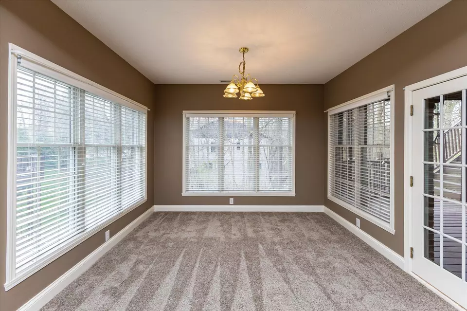  1074 Sullivans Rdg, Zionsville, IN 46077 photo 10