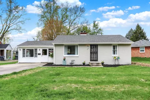 121 Circle Dr, Anderson, IN 46013