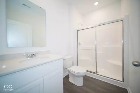 Bath - 635 Blackrock Dr, Pendleton, IN 46064 photo 3 of 3