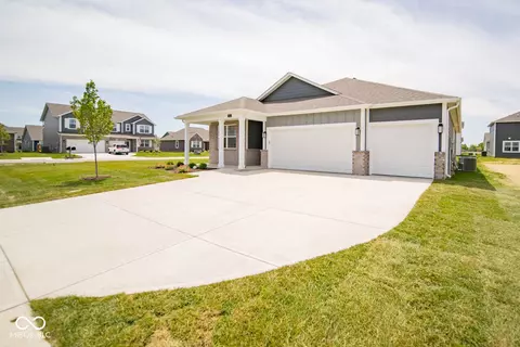 Exterior - 635 Blackrock Dr, Pendleton, IN 46064 photo 3 of 8