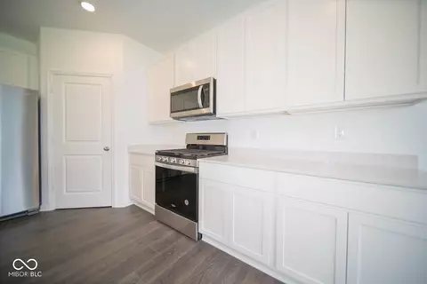 Kitchen - 635 Blackrock Dr, Pendleton, IN 46064 photo 2 of 2