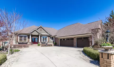 4992 Sweetwater Dr, Noblesville, IN 46062