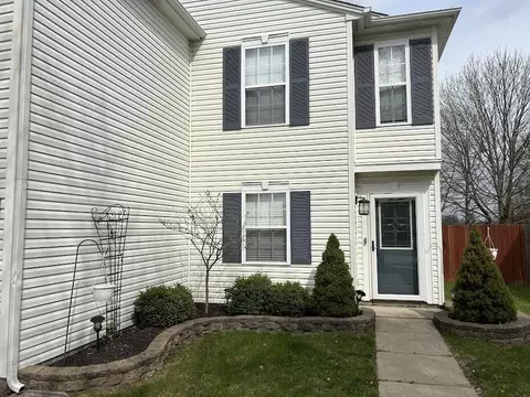 8428 S Paddleboat Ln, Pendleton, IN 46064 photo 1