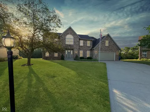 655 Crossfield Dr, Indianapolis, IN 46239