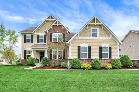 7564 Blackstone Ct, Zionsville, IN 46077