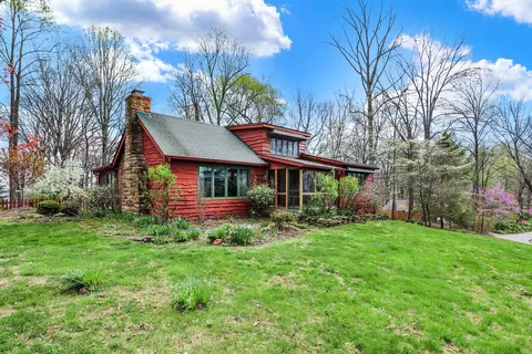 636 Freeman Ridge Rd, Nashville, IN 47448