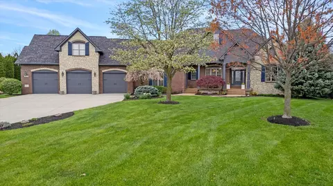 10338 Copper Ridge Dr, Fishers, IN 46040