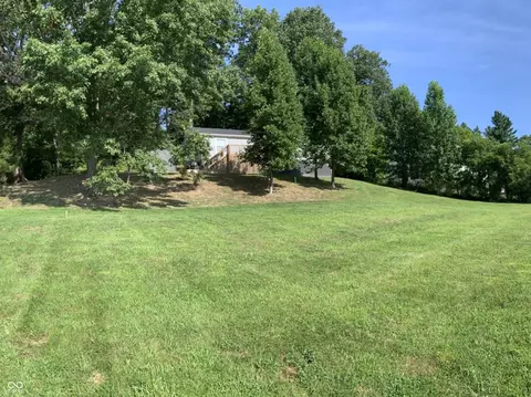 4070 S London Dr, Martinsville, IN 46151