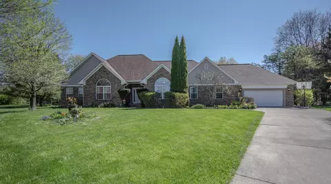 1050 N Cambridge Ct, Greenfield, IN 46140