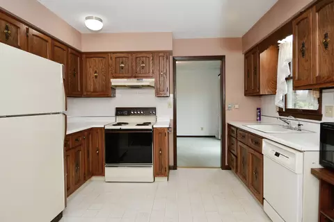 Kitchen - 246 Plainview Dr, Avon, IN 46123 photo 3 of 4