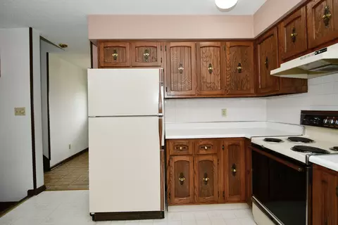 Kitchen - 246 Plainview Dr, Avon, IN 46123 photo 4 of 4