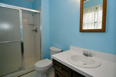 Bath - 246 Plainview Dr, Avon, IN 46123 photo 6 of 8