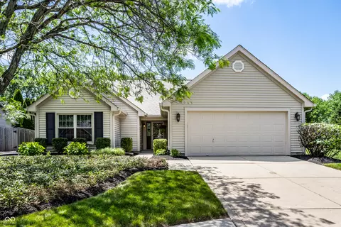 6381 Franklin Ct, Fishers, IN 46038