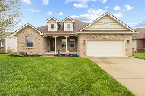 2656 Daffodil Ct W, Columbus, IN 47201