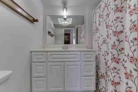 Bath - 1330 Killian Dr, Beech Grove, IN 46107 photo 1 of 2