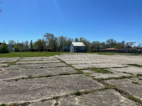 645-655 E Main St, Brownsburg, IN 46112