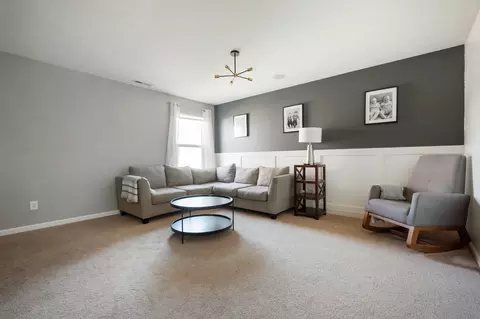 Living - 1546 Huntzinger Blvd, Pendleton, IN 46064 photo 5 of 7