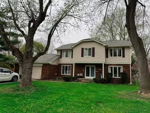 8552 Trails Run Rd, Indianapolis, IN 46217