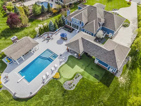 7991 Cheval Rue Ct, Zionsville, IN 46077