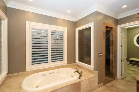Bath - 9062 Bay Breeze Ct, Indianapolis, IN 46236 photo 2 of 2