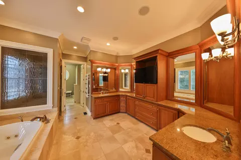 Bath - 9062 Bay Breeze Ct, Indianapolis, IN 46236 photo 1 of 2