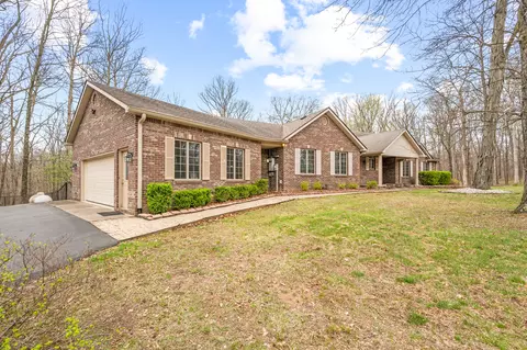 8102 Sweetwater Dr, Nineveh, IN 46164