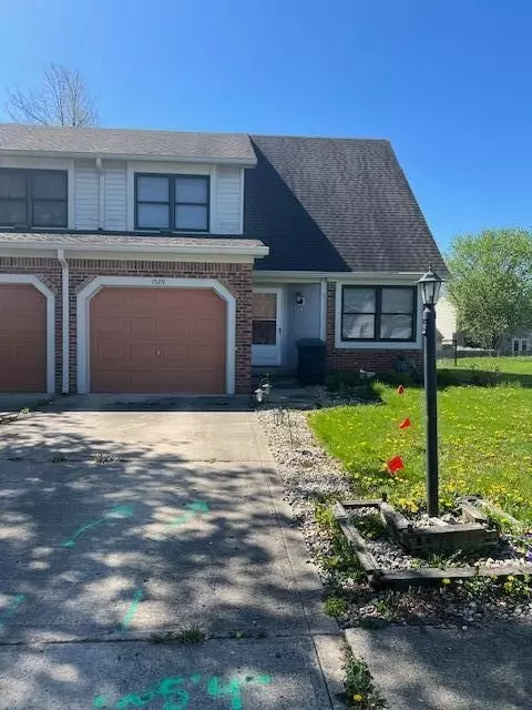 1529 Timber Village Dr, Greenwood, IN 46142