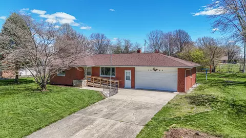 1604 Sherwood Dr, Anderson, IN 46012