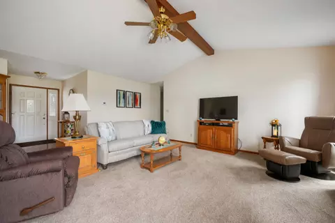 Living - 111 W Falcon Run, Pendleton, IN 46064 photo 1 of 2